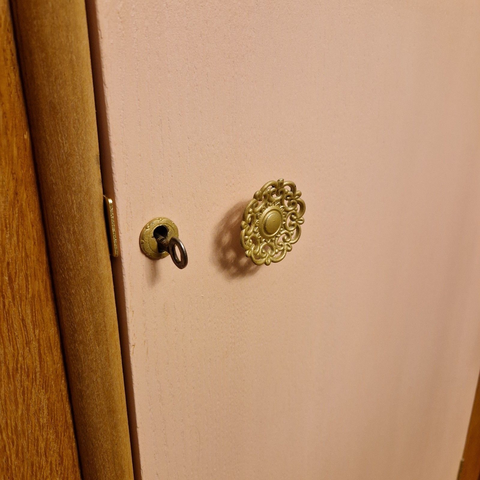 Upcycled Mid Century Wardrobe | Oak Veneer & Blush Panels | Vintage Lock & Key photo vinterior