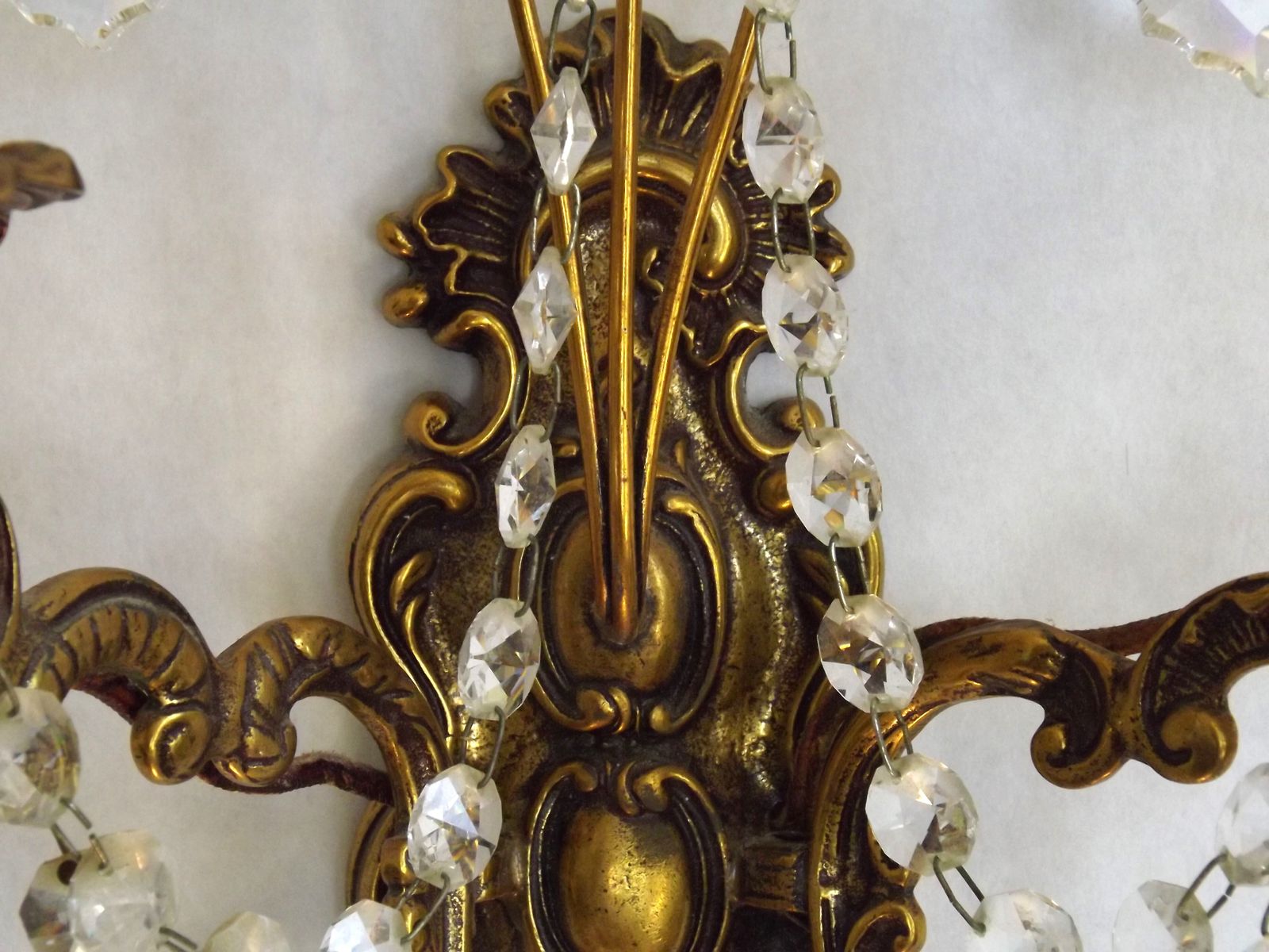 Paire d'appliques murales baroques françaises doubles en bronze et cristal, guirlandes de perles de verre photo 295.0