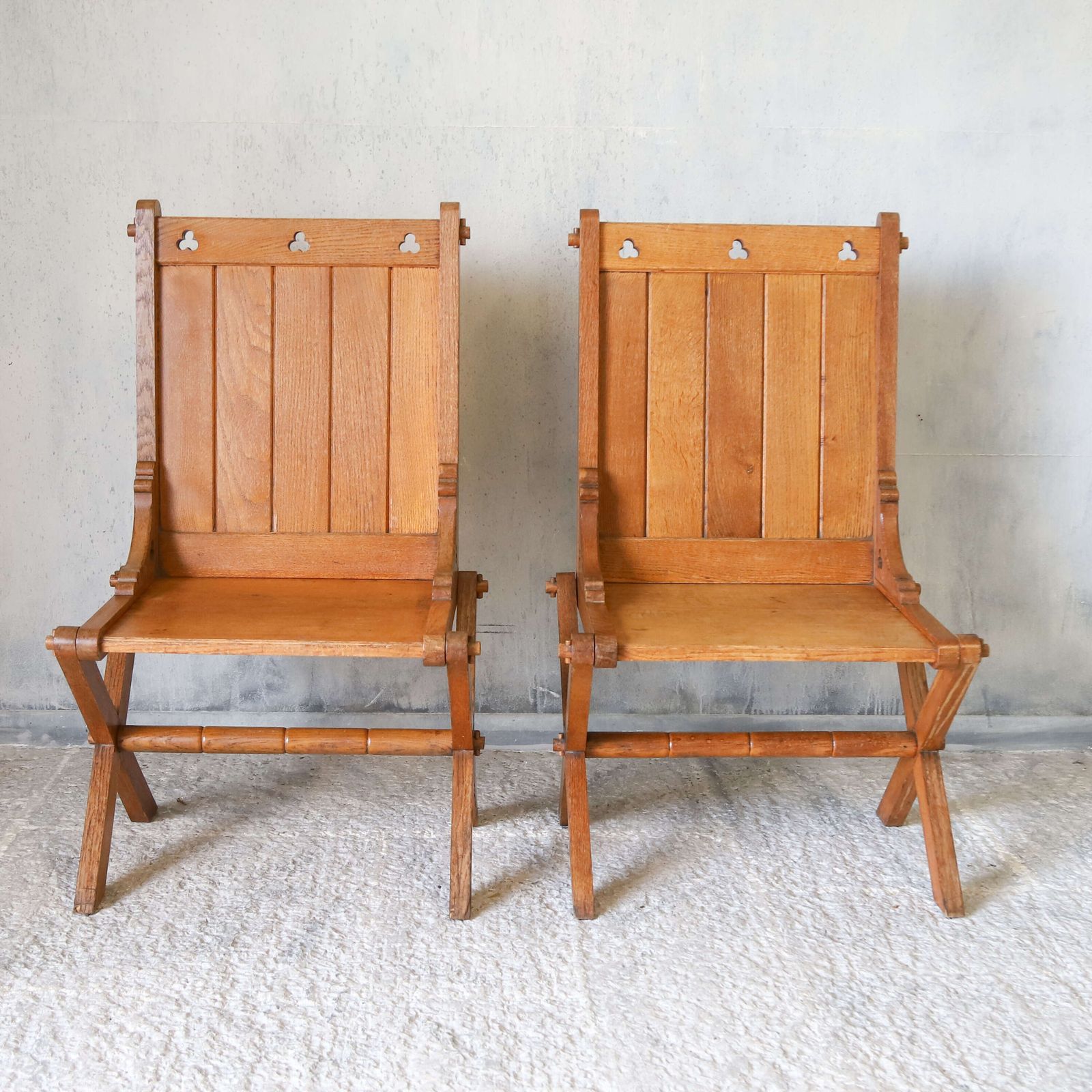 Pair Of Oak Gothic Revival Glastonbury Chairs With Trefoil Details, Early 1900s photo 1050.0