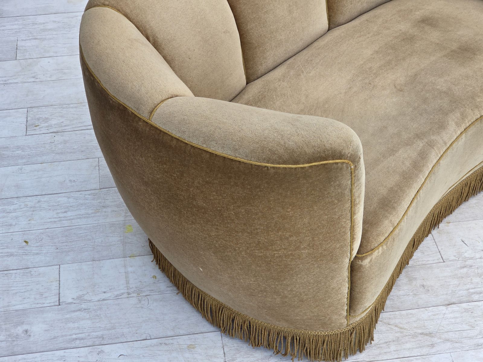 1960s, Danish "Banana" 2 Seater Sofa, Green Furniture Velour, Oak Wood. photo vinterior