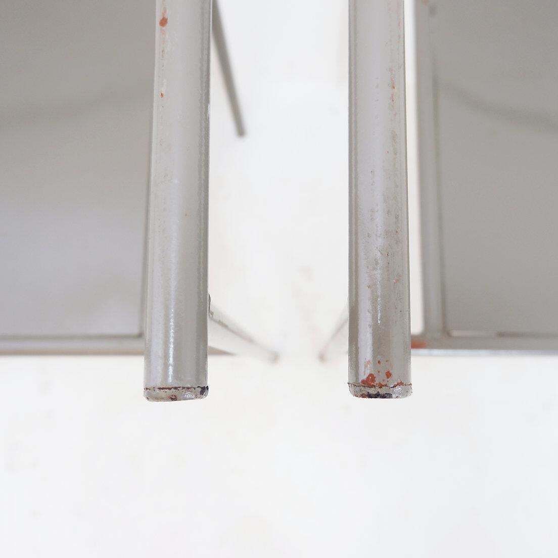 photo vintage Set Of 4 Gray Metal Chairs In The Style Of Starck's "Von Vogelsans" Model