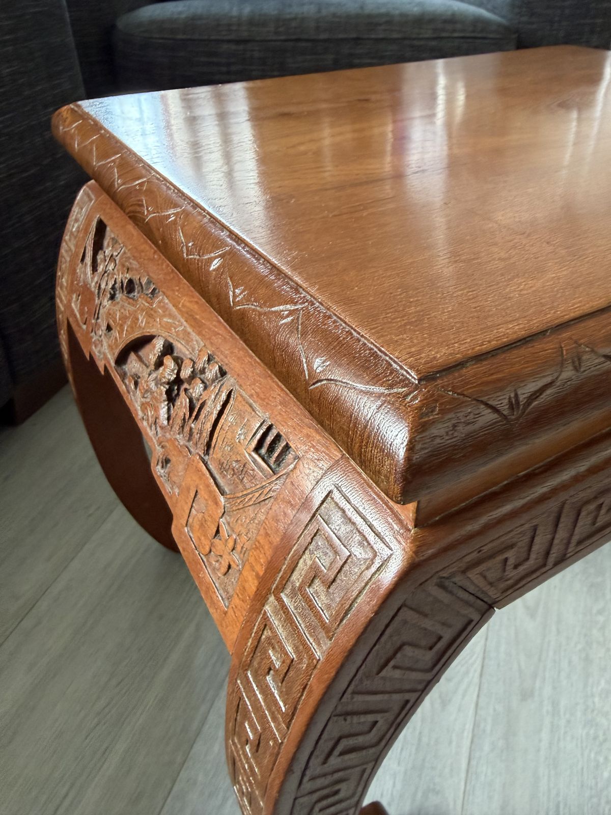 Pair Of Mid Century Hand Carved Chinoiserie Side Tables   Chow Style photo vinterior
