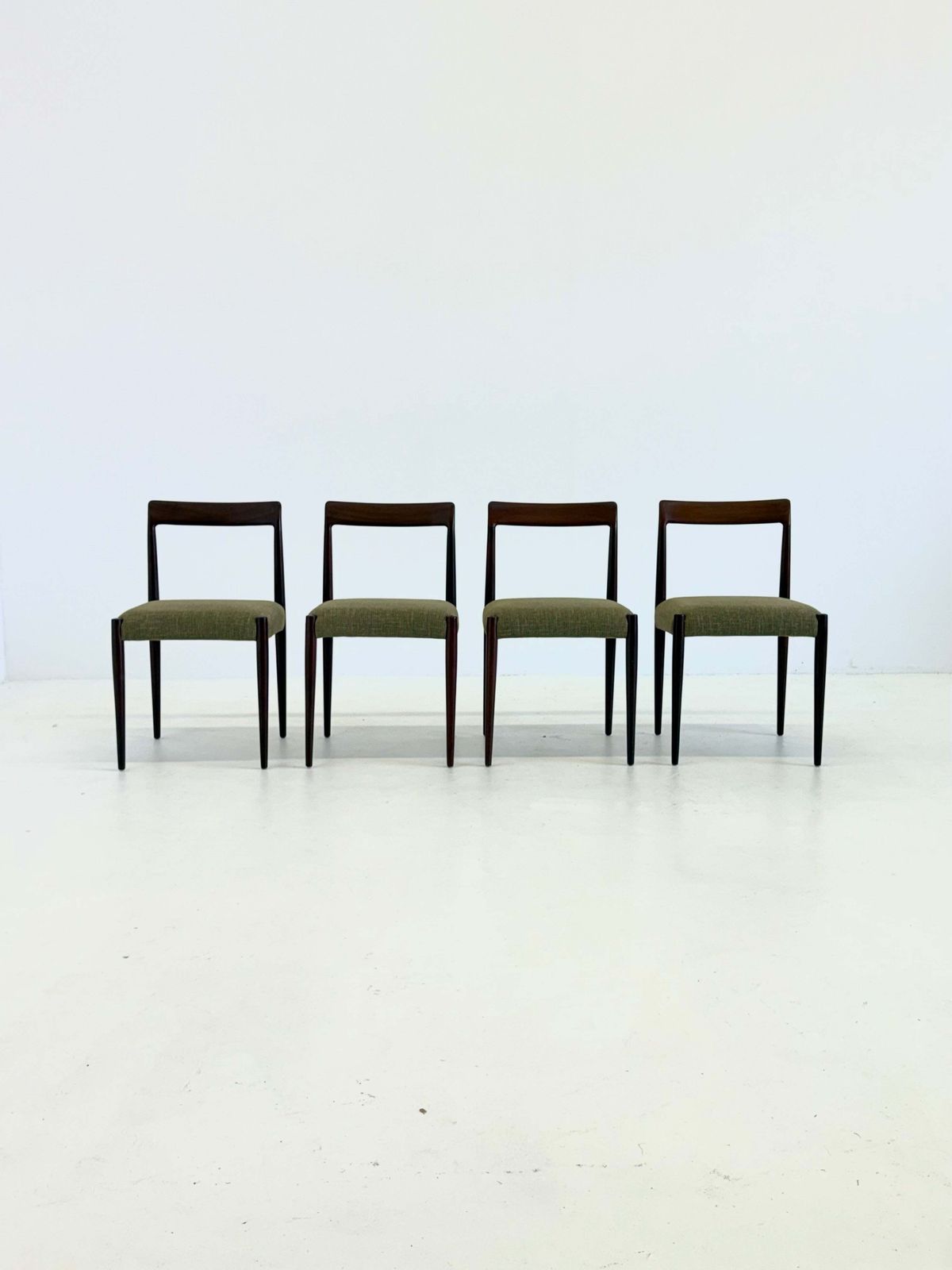 Set Of 4 Lübke Dining Chairs With Rosewood photo vintage