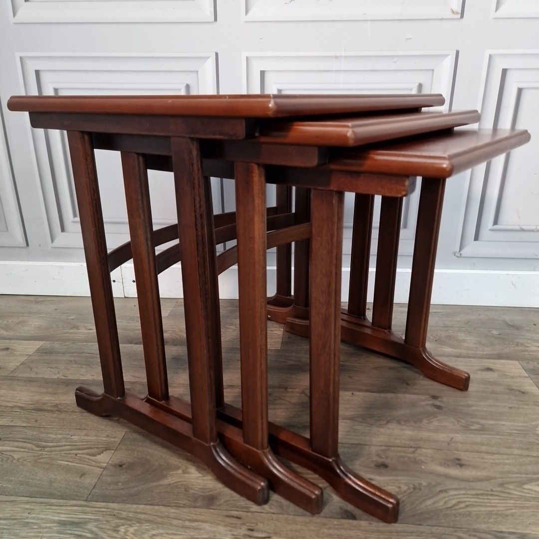 Vintage Mahogany Veneer Tables Nest Of 3 – Square Tops – Retro Side Lamp Tables photo furniture