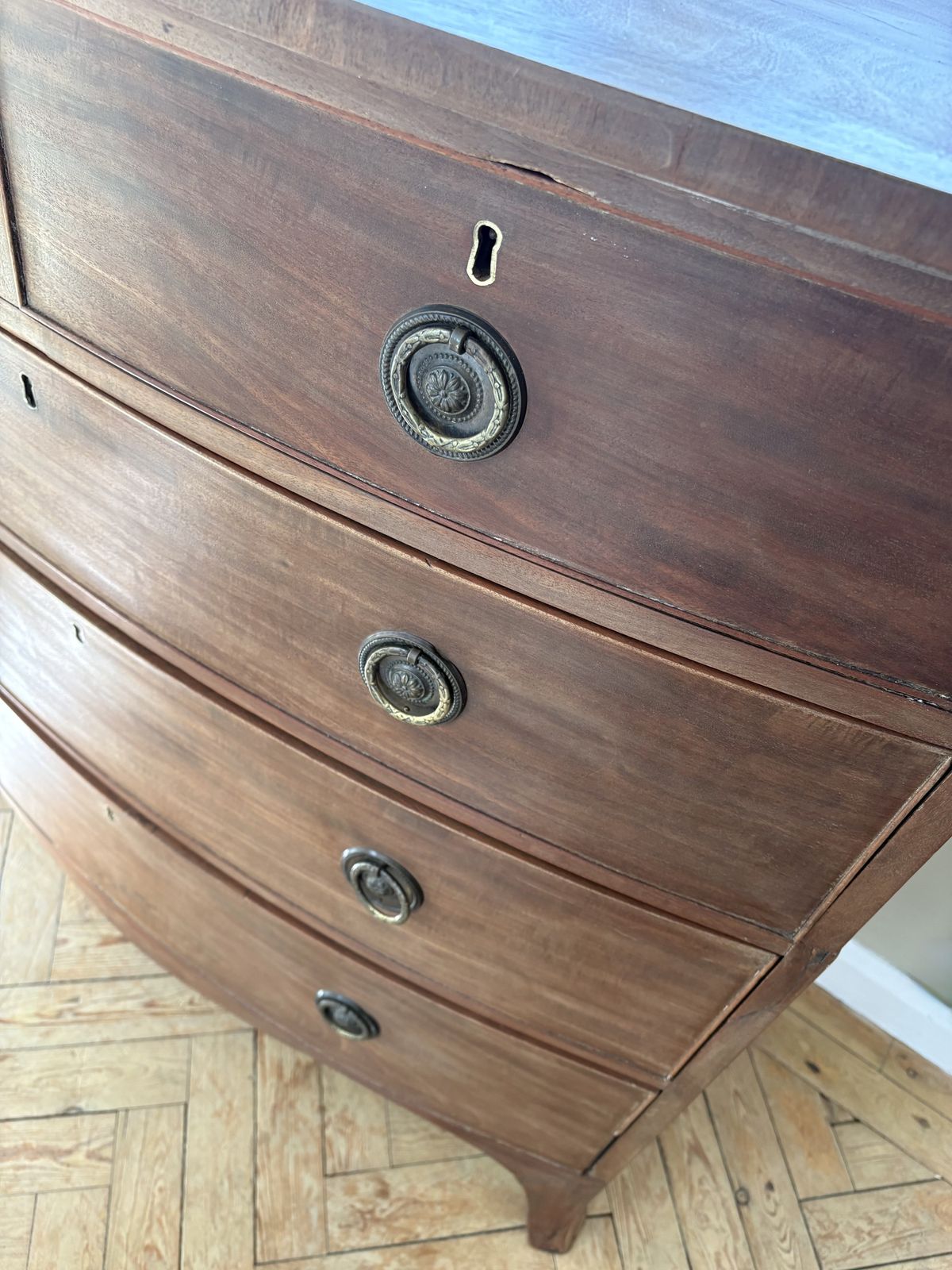 photo furniture Antique Mahogany Bow Fronted Chest Of Drawers ( Separated Into Two Parts )