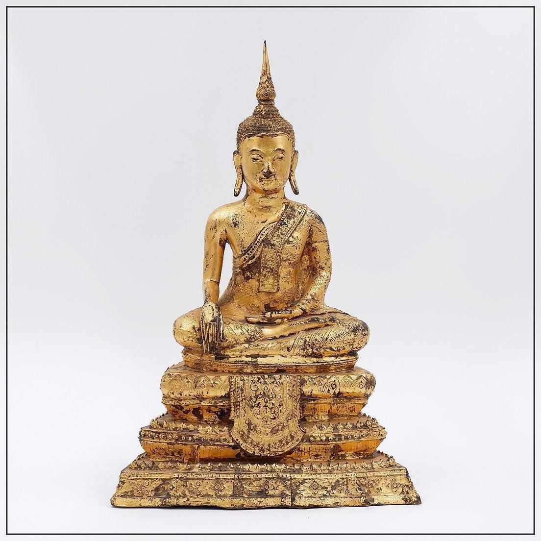 photo vintage Thai Gilt Bronze Seated Earth Touching Buddha Figure, Late 19th Century