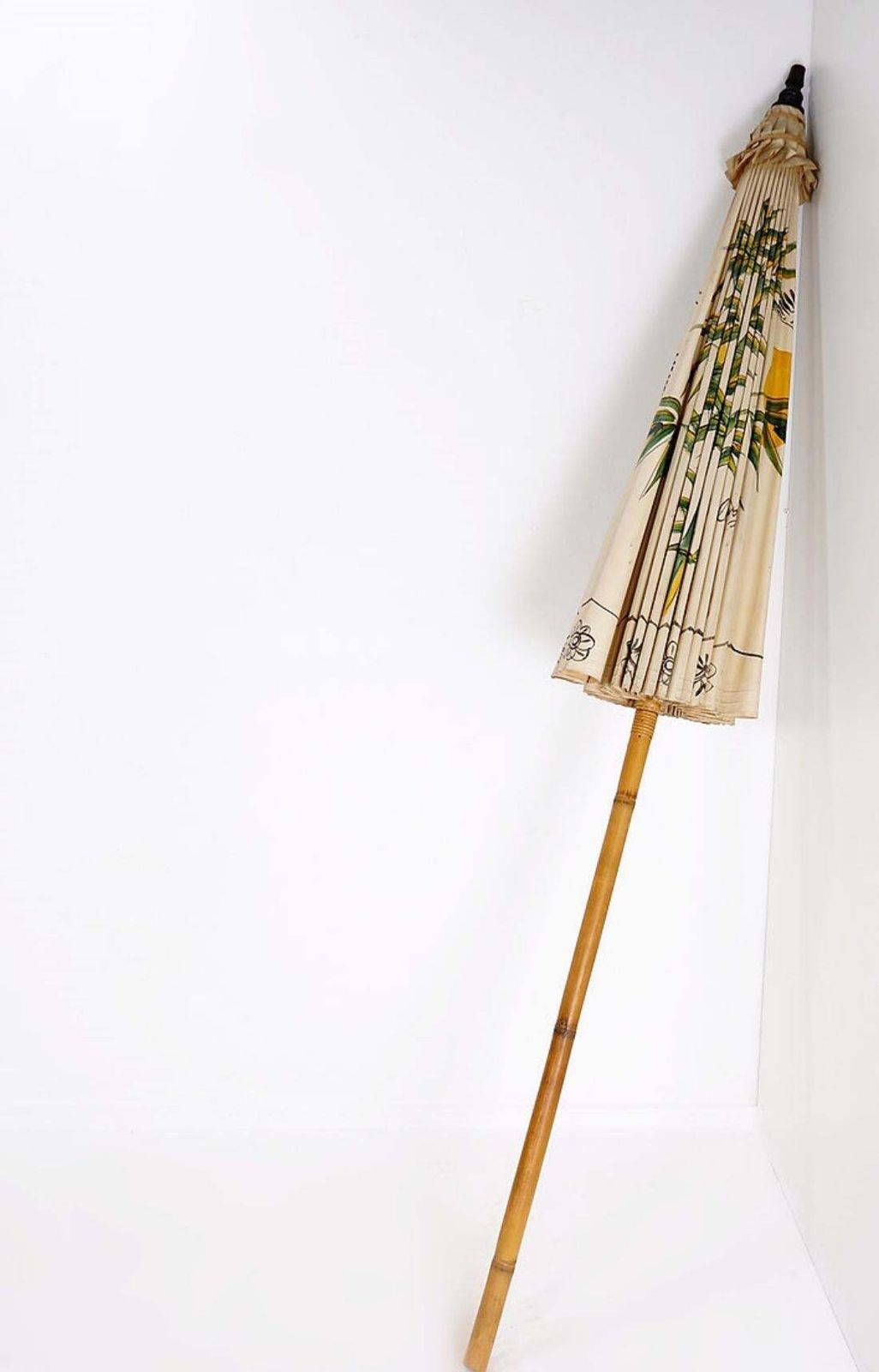 photo vintage Large Handpainted Asian Parasol On Rice Paper   Chinese Cranes And Bambo ø 215cm