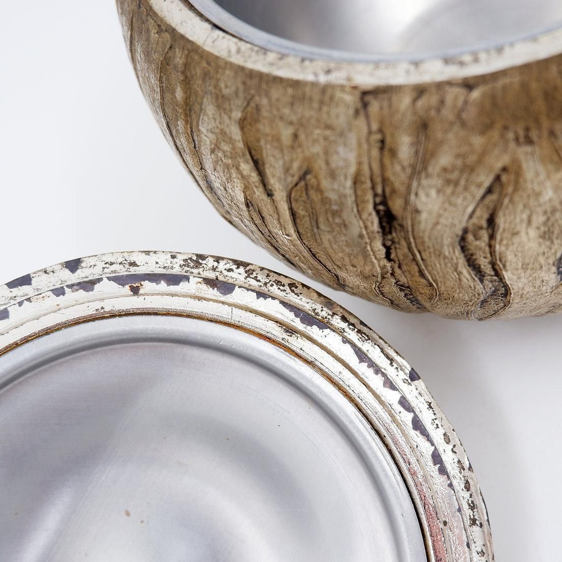Pumpkin Shaped Ice Bucket With Textured Details On The Skin And Leaves. photo 399.0