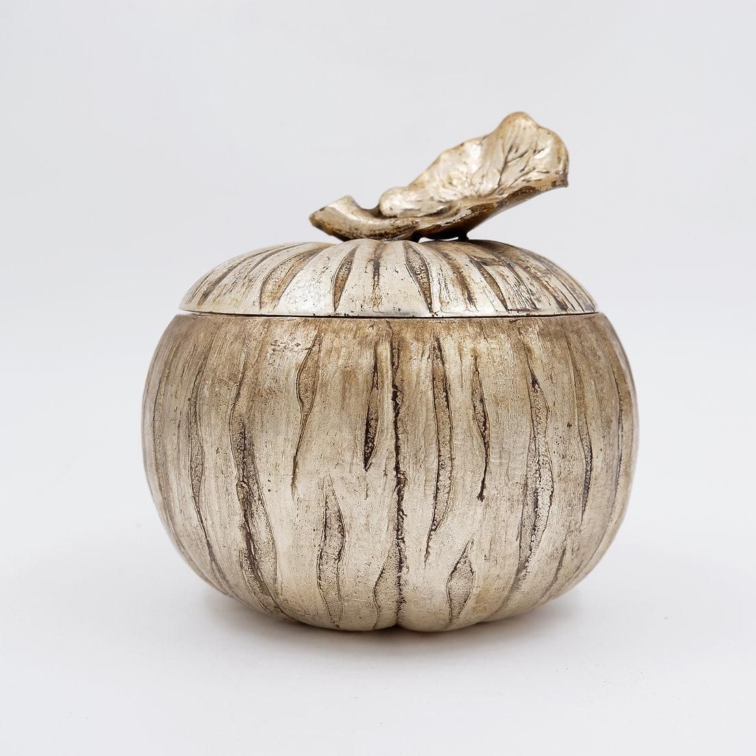Pumpkin Shaped Ice Bucket With Textured Details On The Skin And Leaves. photo vinterior