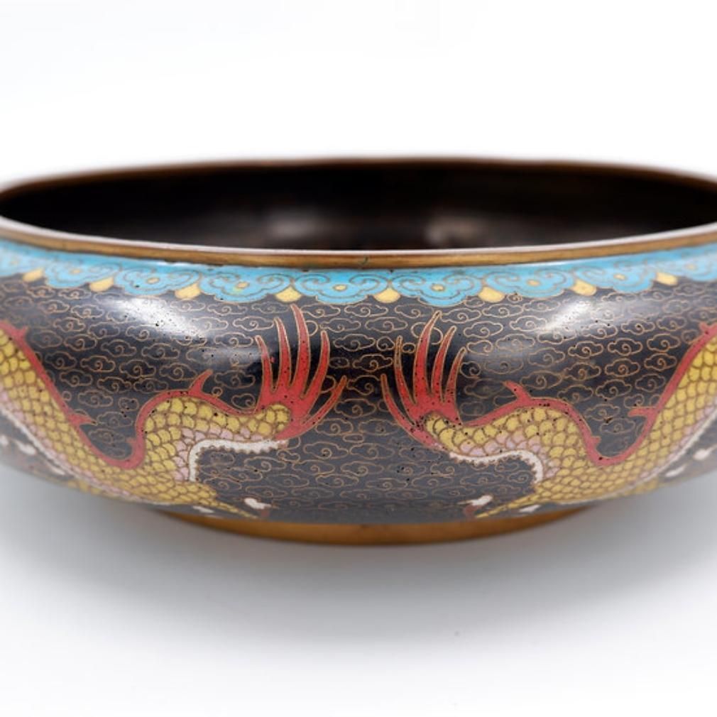 photo vinterior Line Cloisonné Cup With Dragons, Sig. Zhengde, China, 1920s/30s.