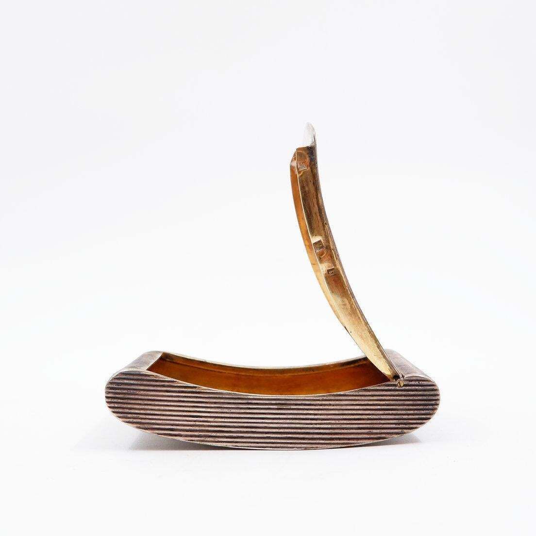 photo furniture Curved Ribbed Silver Gilt Pocket Snuff Box   19th Century