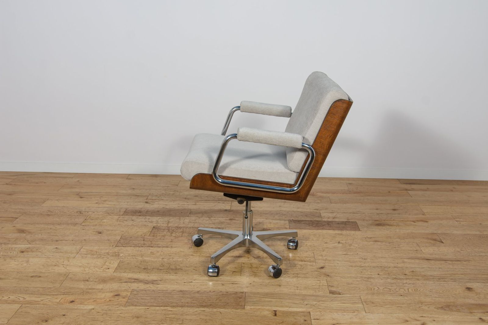 Mid Century Swivel Office Chair By Gordon Russell For Giroflex, United Knigdom, 1970s photo Furniture