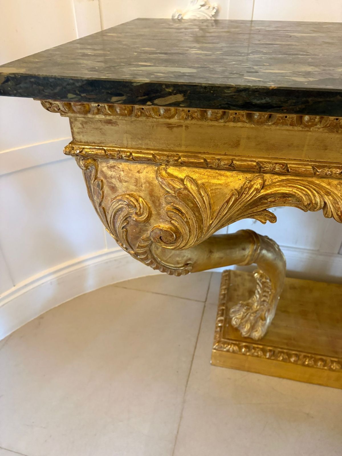 photo vinterior Antique Pair Of Monumental Italian Baroque Revival Giltwood Console Tables With Breccia Marble Tops And Lion’s Paw Supports