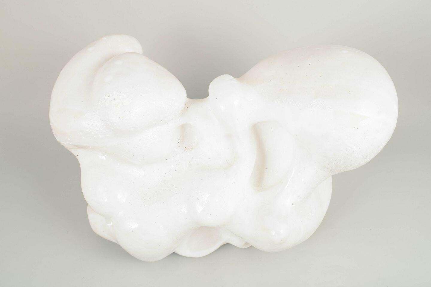 Sculpture en grès de forme organique, Christina Muff, artiste danoise contemporaine. photo furniture