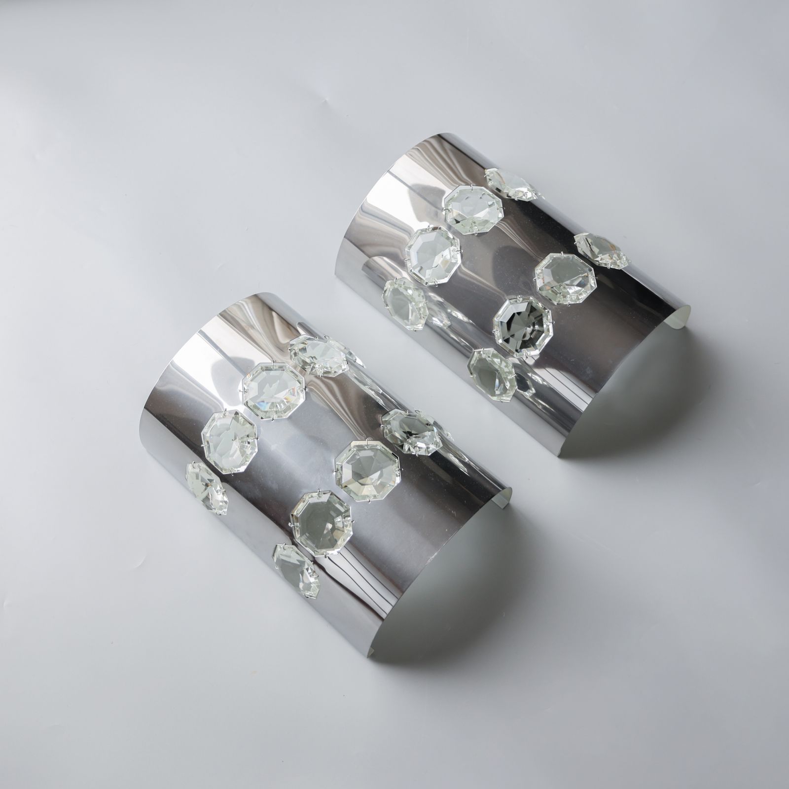 Paire d'appliques en chrome et verre par Oscar Torlasco, années 1970, Italie. photo Luminaires