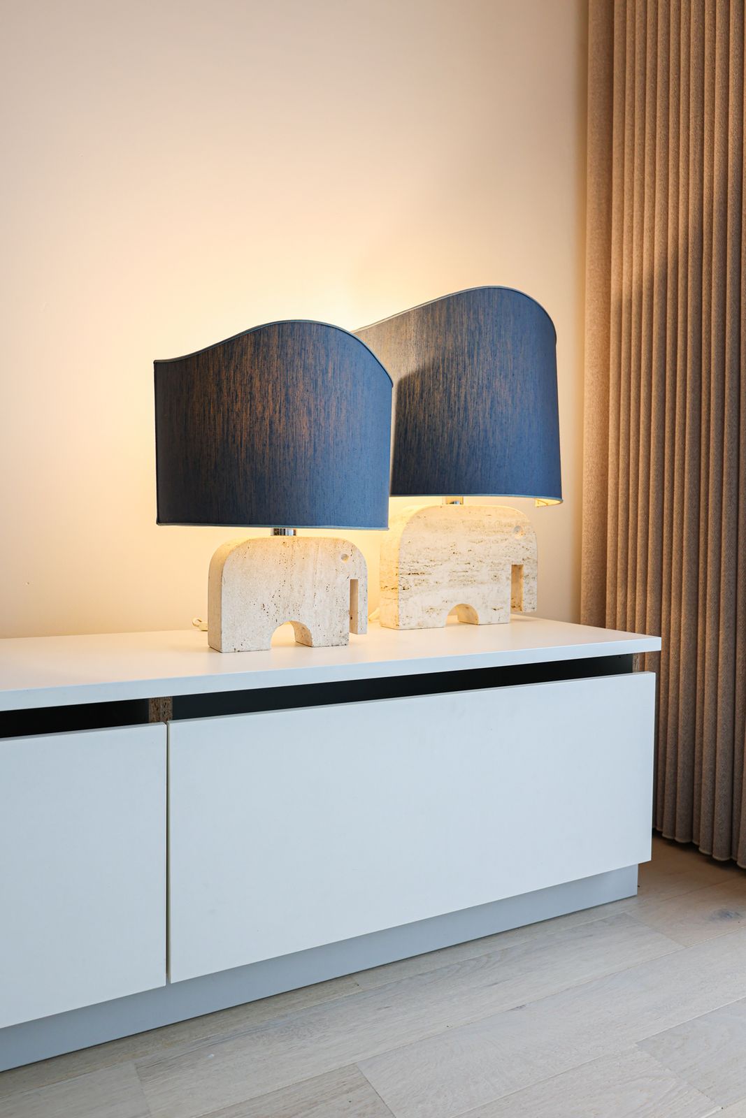 Pair Of Travertine Elephant Table Lamps By Fratelli Mannelli, Italy, 1970s.