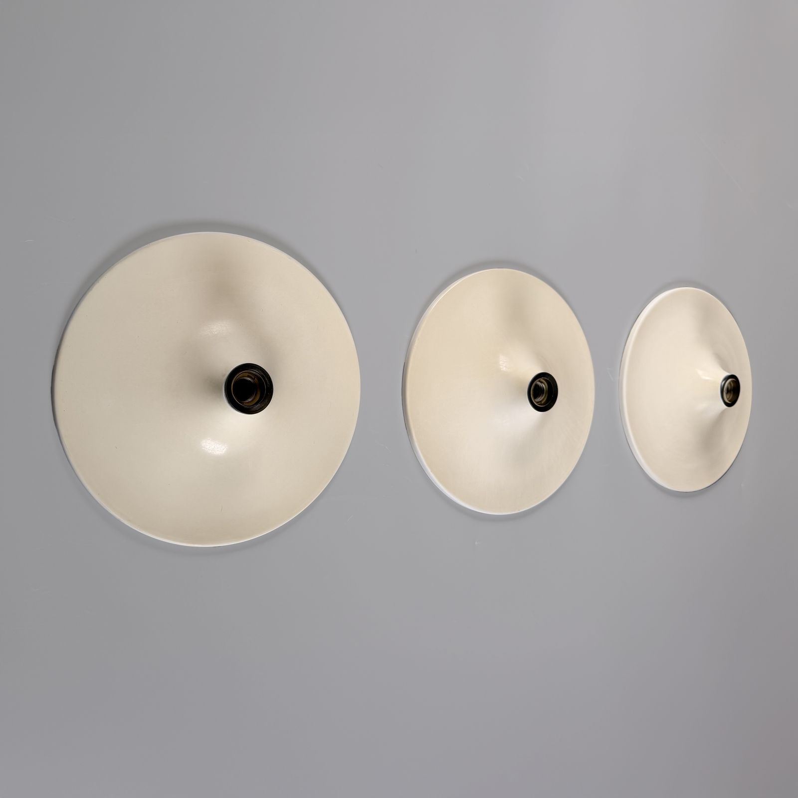 Set Van 3 Vintage Schijfwandlampen, 'Charlotte Perriand' Voor 'Les Arcs', Jaren 1970. photo vinterior