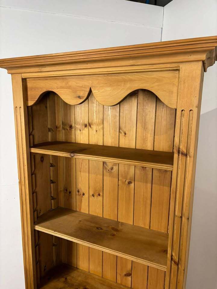photo furniture Modern Solid Pine Waxed Bookcase