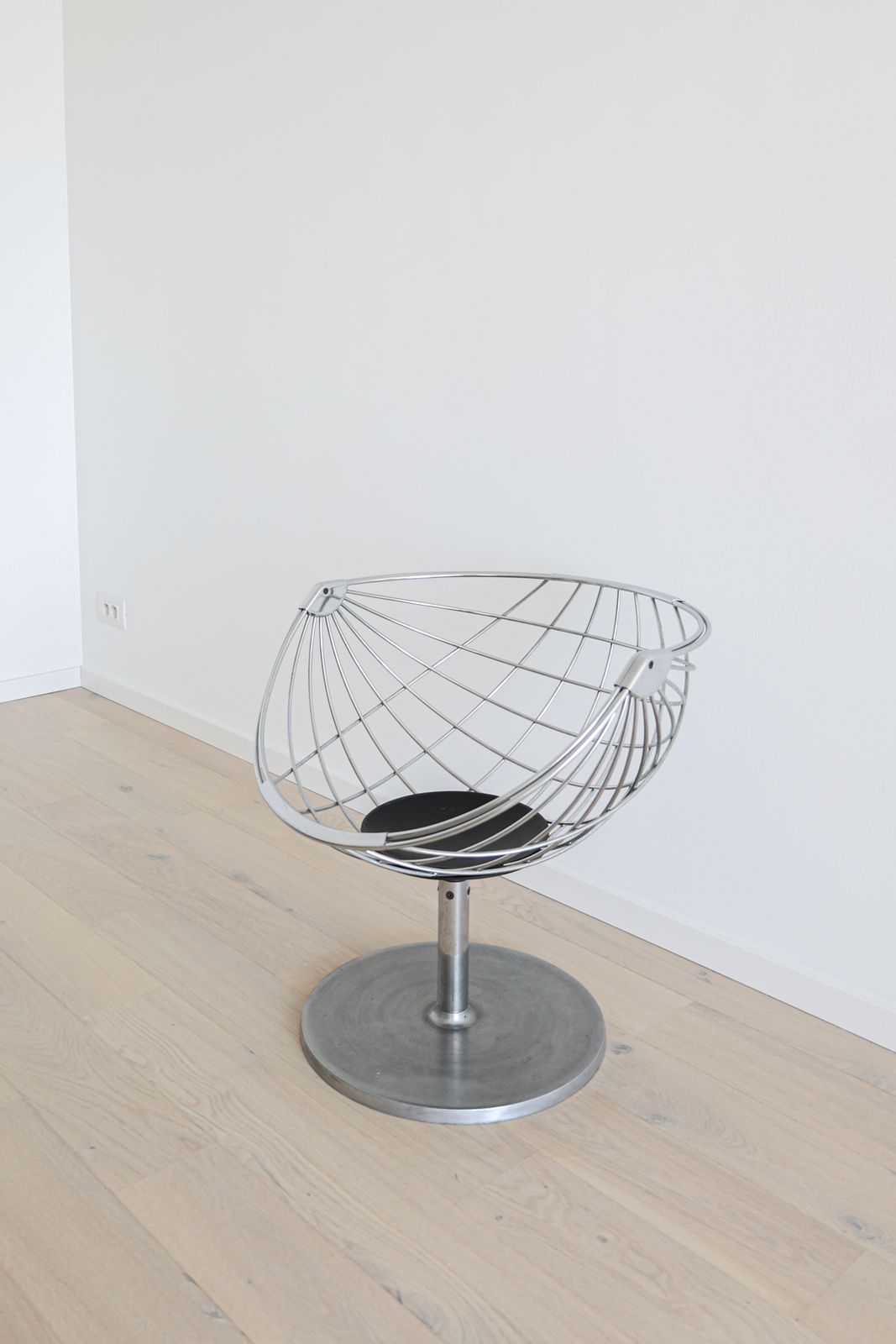 Chaise à manger « Atomic » par Rudi Verelst photo buy