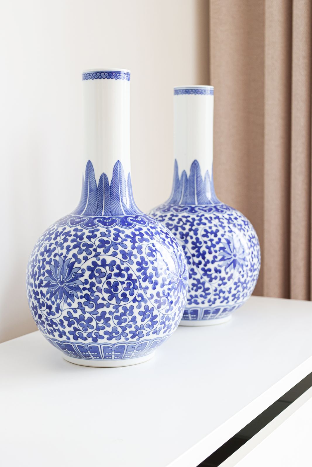 Decoratief paar bijpassende Chinese vazen photo furniture