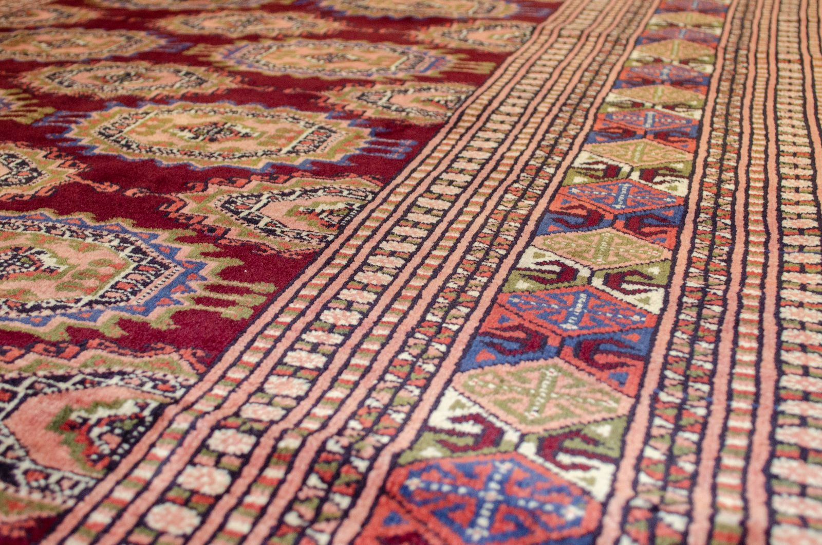 Vintage Turkman Rug 201x127cm, 1970s photo furniture