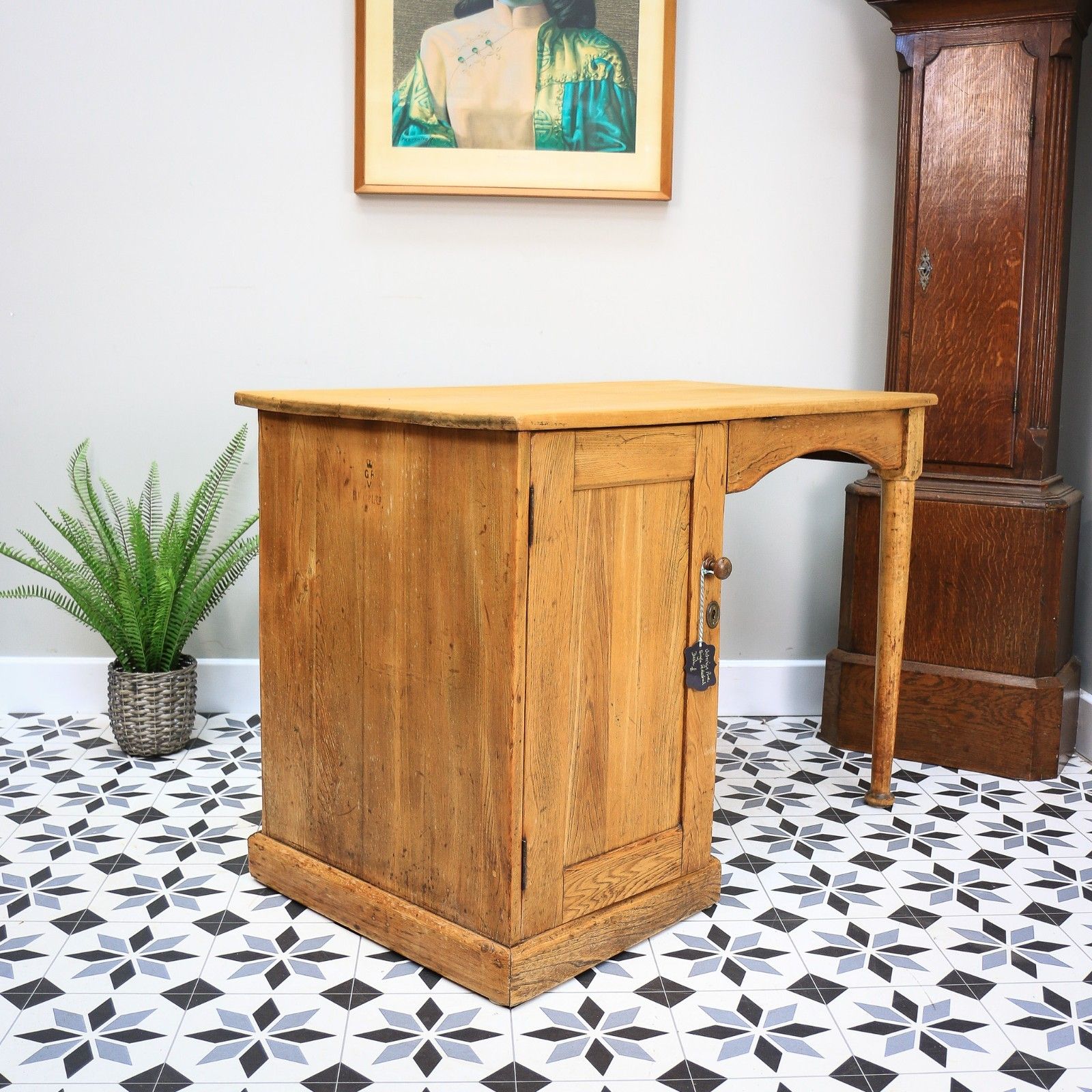 photo buy Desk Pine Single Pedestal Desk King George V