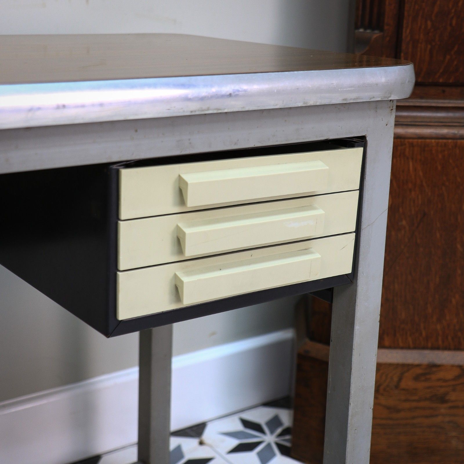 photo vintage Conforti Of Italy Industrial Desk With Three Drawers And Formica Top