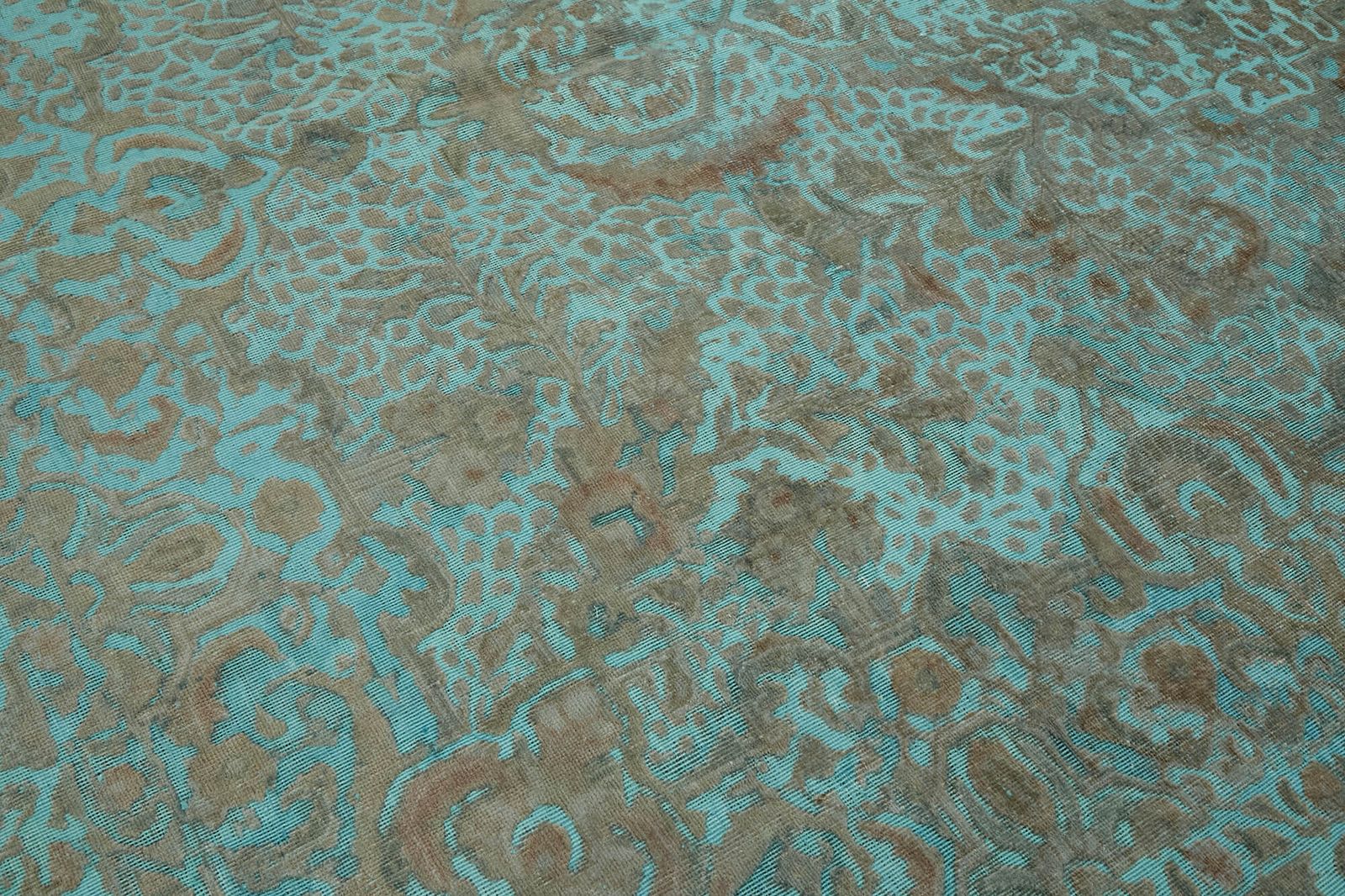 photo furniture Tapis grande taille turquoise overdyed 10x12