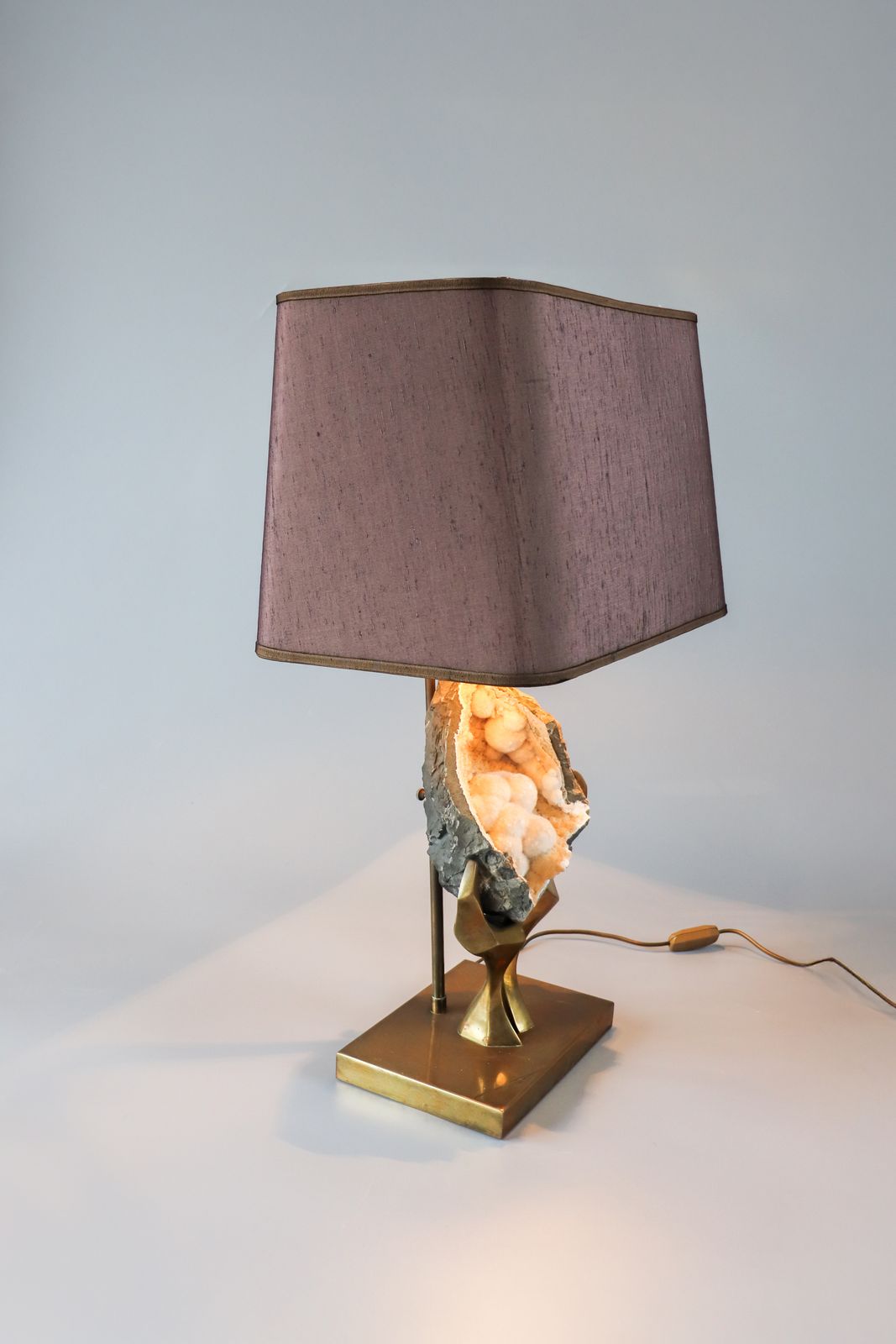 Lampe de table vintage en laiton et quartz noir, par Marc D'Haenens photo vintage