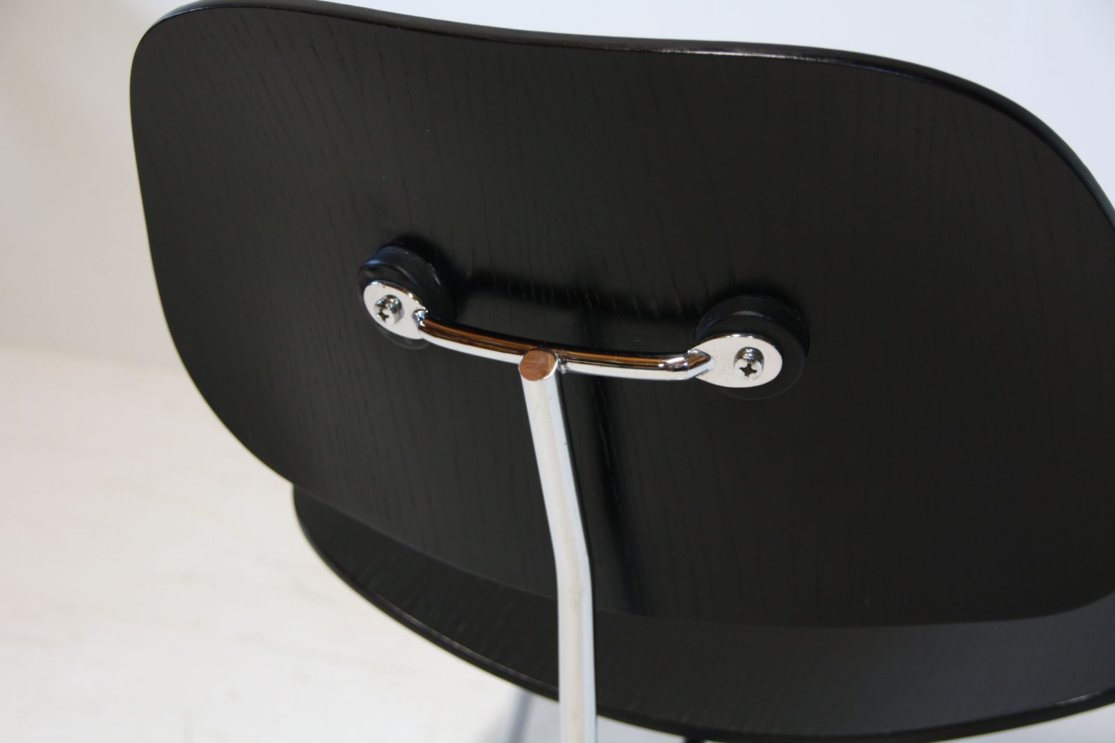 Charles Eames Lcm Lounge Chair In Black Ash & Chrome   Vitra photo vinterior