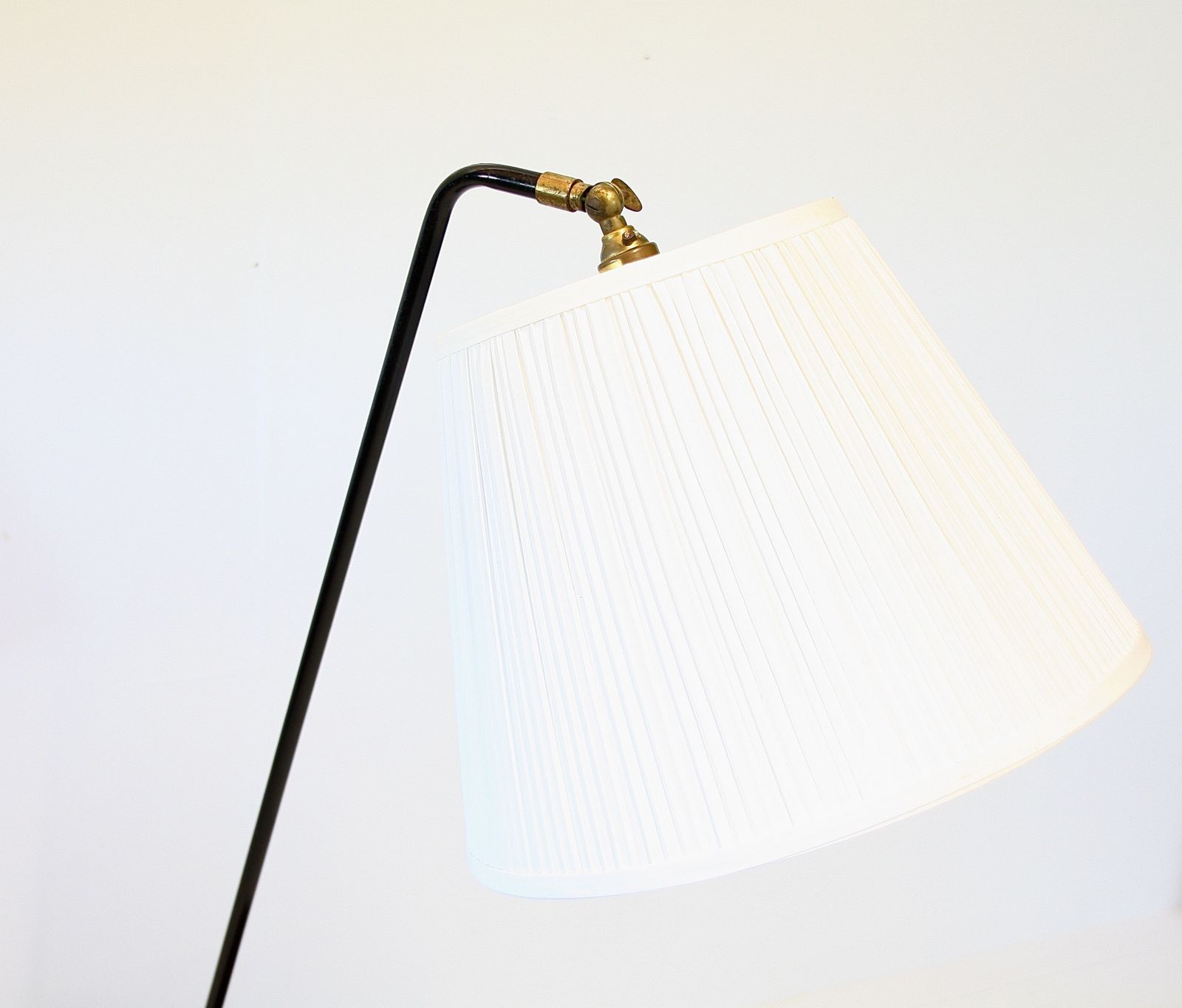 photo vinterior Scandinavian Mid Century Grasshopper Floor Lamp   Teak C.1950
