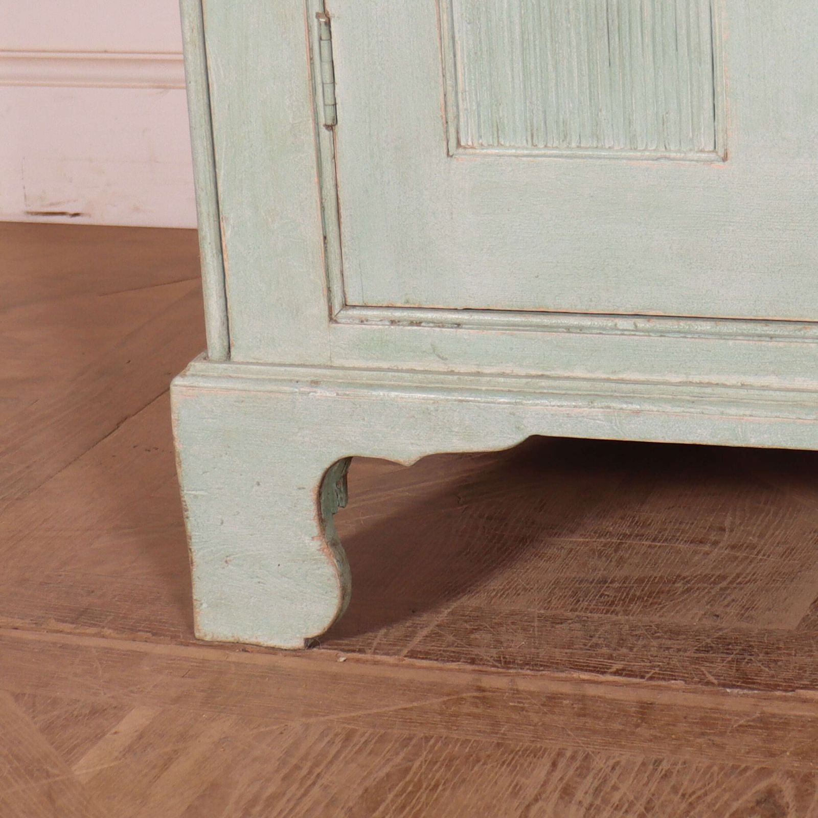 English Painted Food Cupboard/Kitchen Dresser photo vinterior