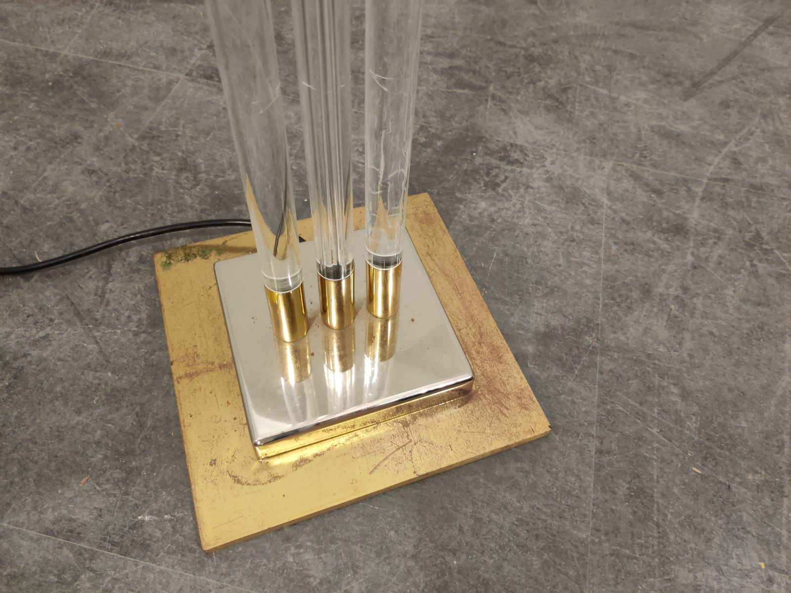 Vintage Brass And Lucite Floor Lamp, 1970s photo Lighting