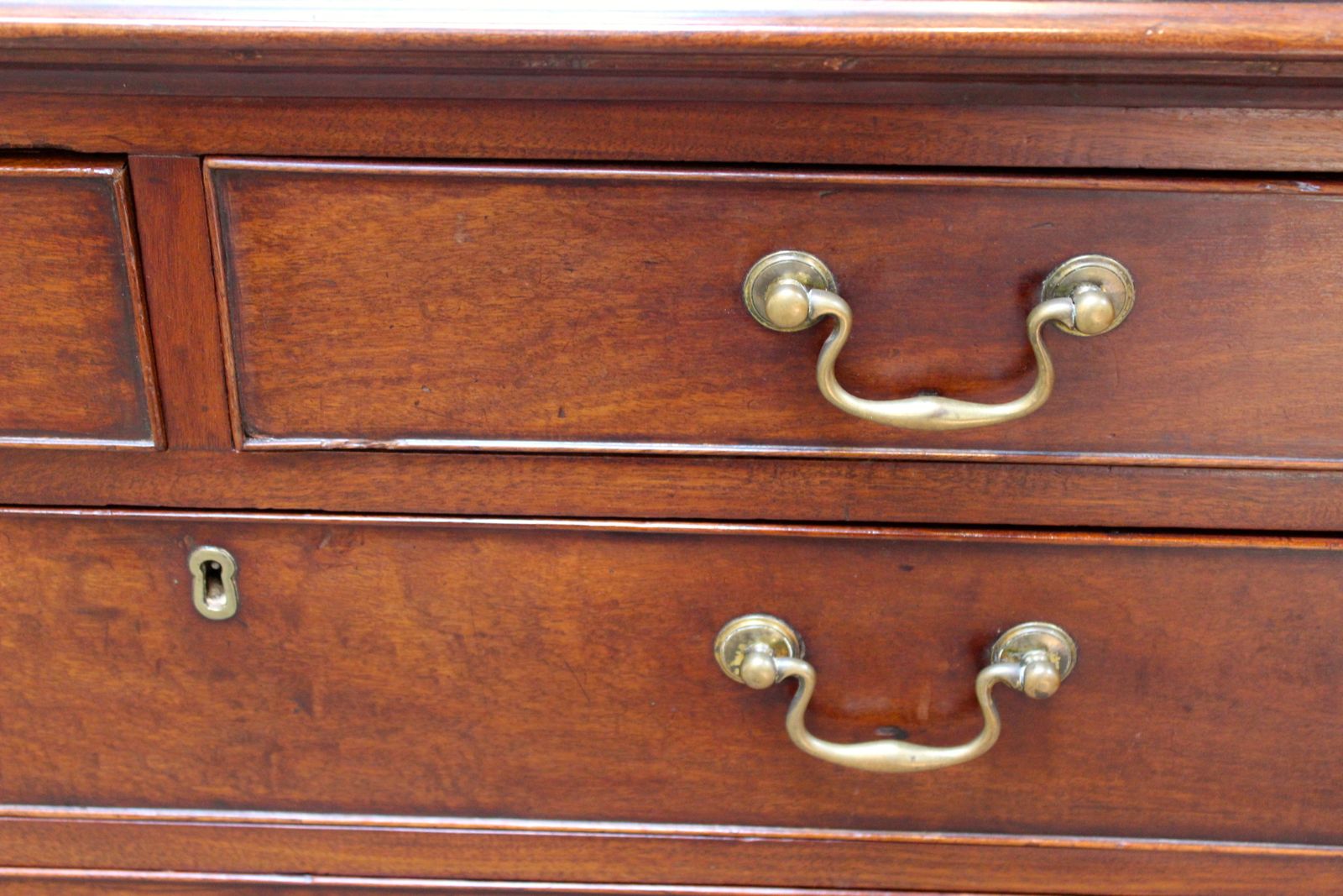 A Good 18thc. Mahogany Chest Of Drawers photo vinterior