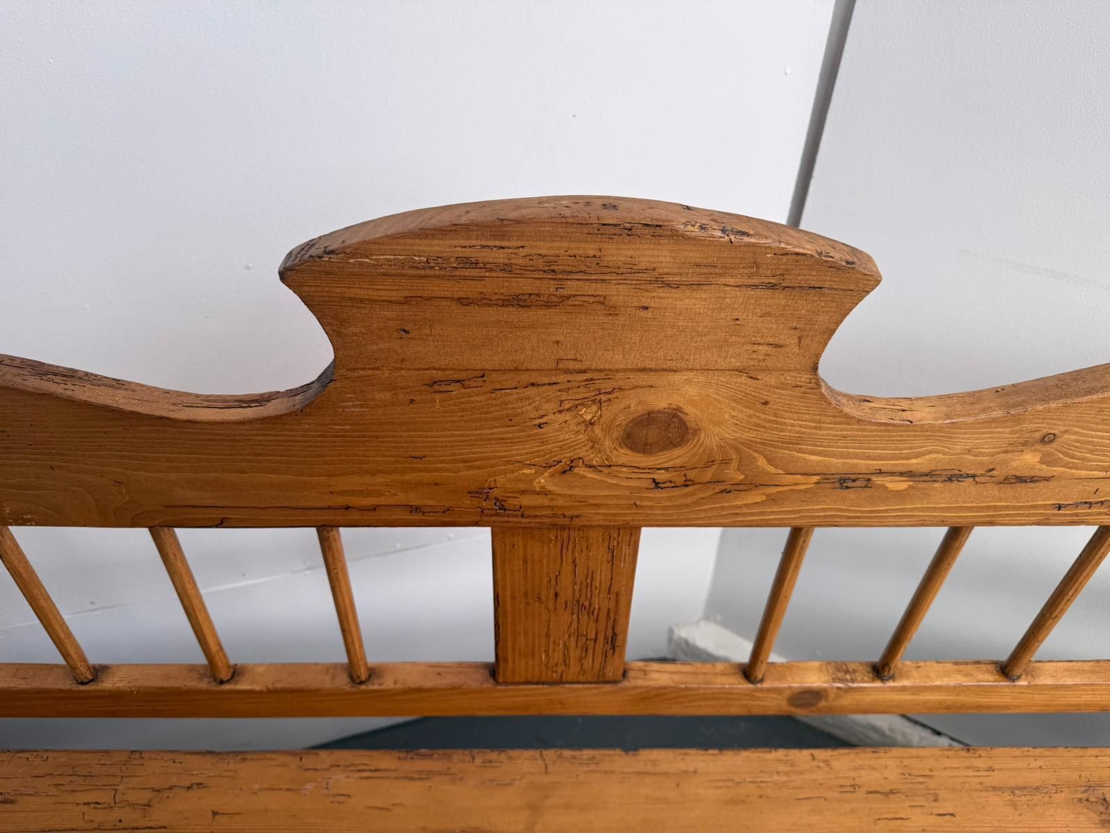 photo furniture A Lovely Georgian Pine Waxed Original Hungarian 2/3 Seater Settle