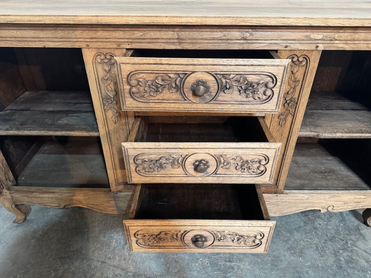 Attractive Early French Oak Enfilade photo vinterior