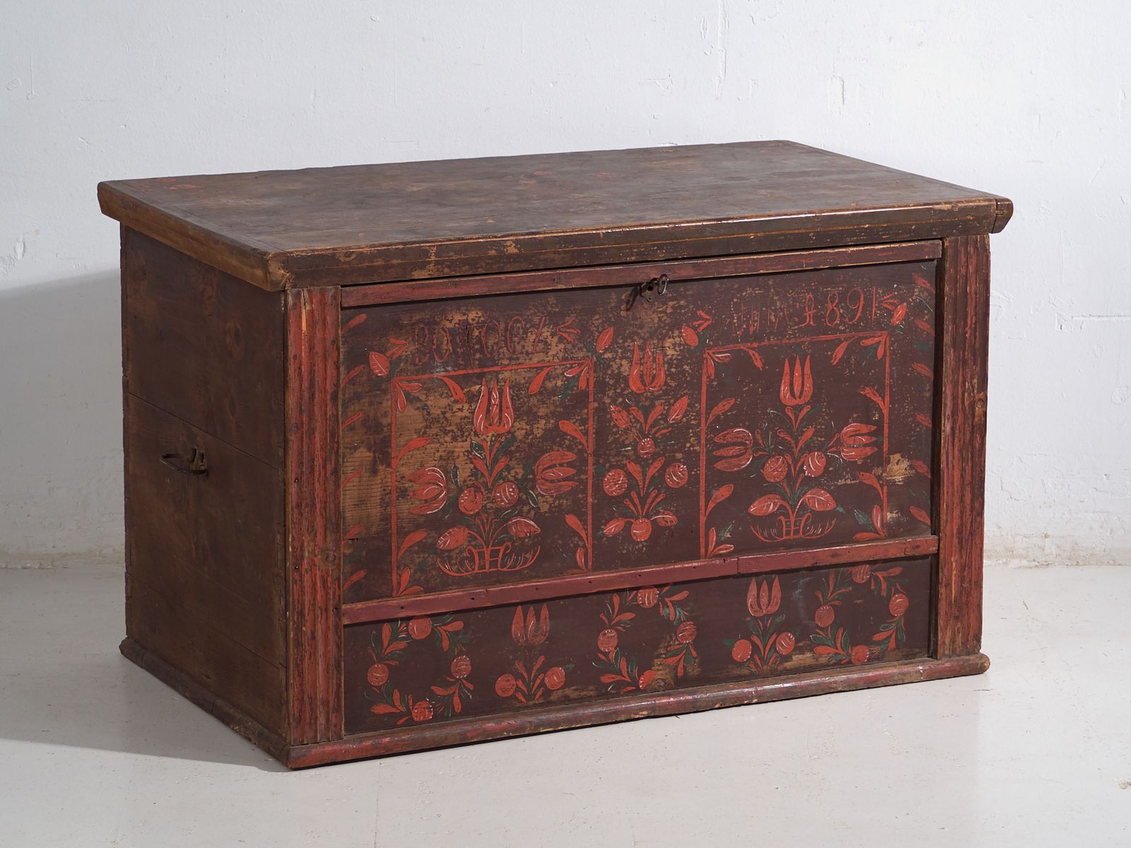 Antique Dowry Chest In Pine With Painted Tulips – Central Europe, 1891