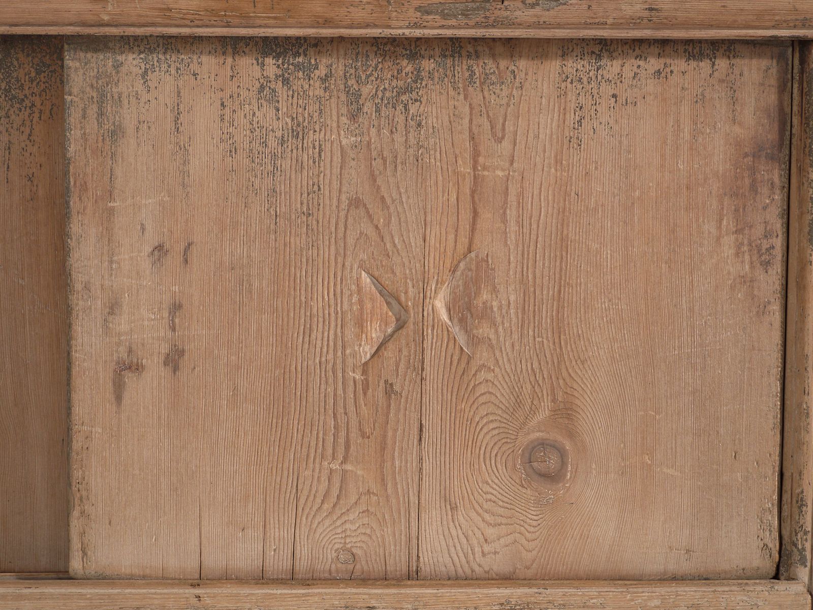 photo furniture Low Chinese Cabinet In Elm – Shandong, Circa 1900
