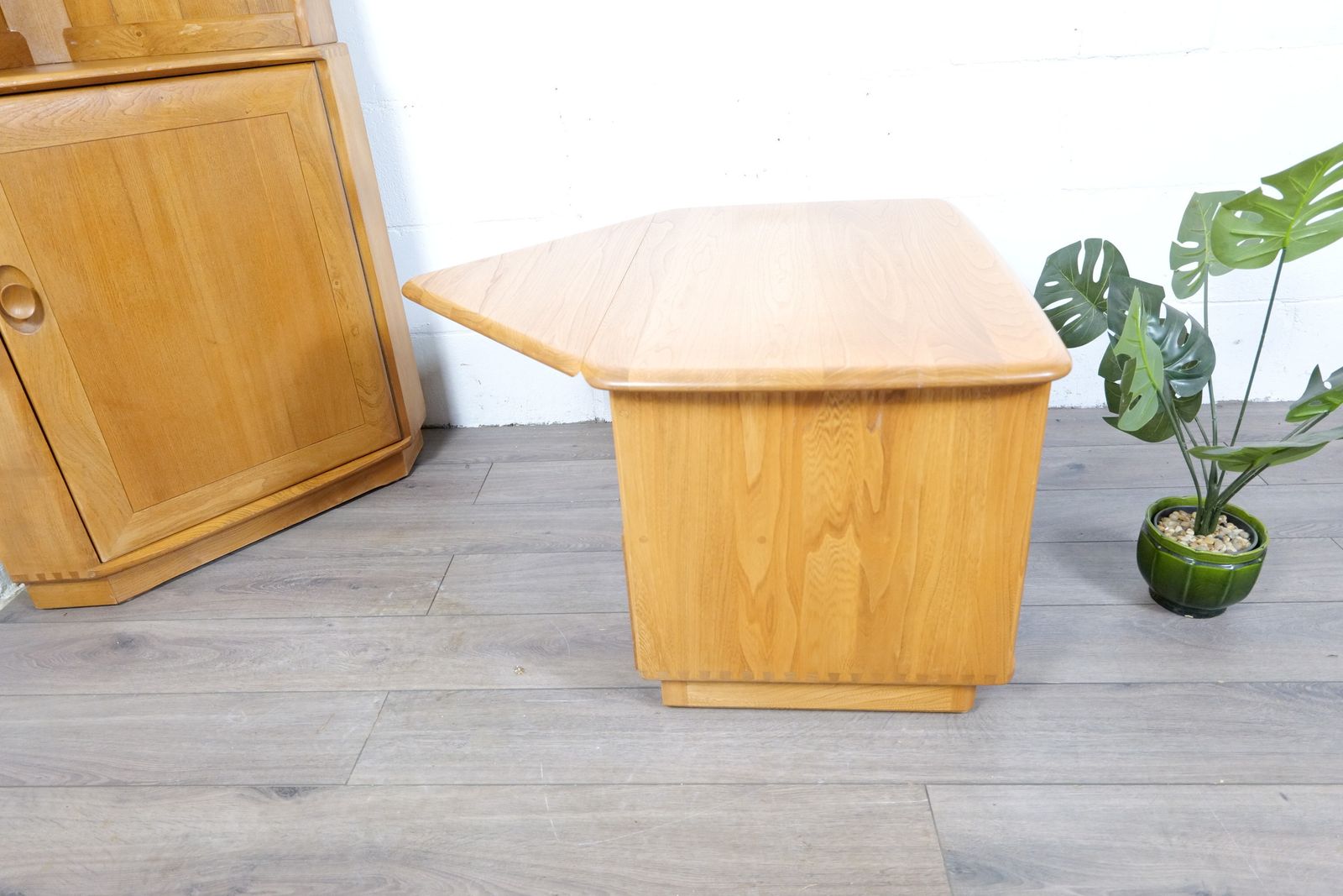 495.0 Ercol Windsor Corner Tv Stand, 1980s photo