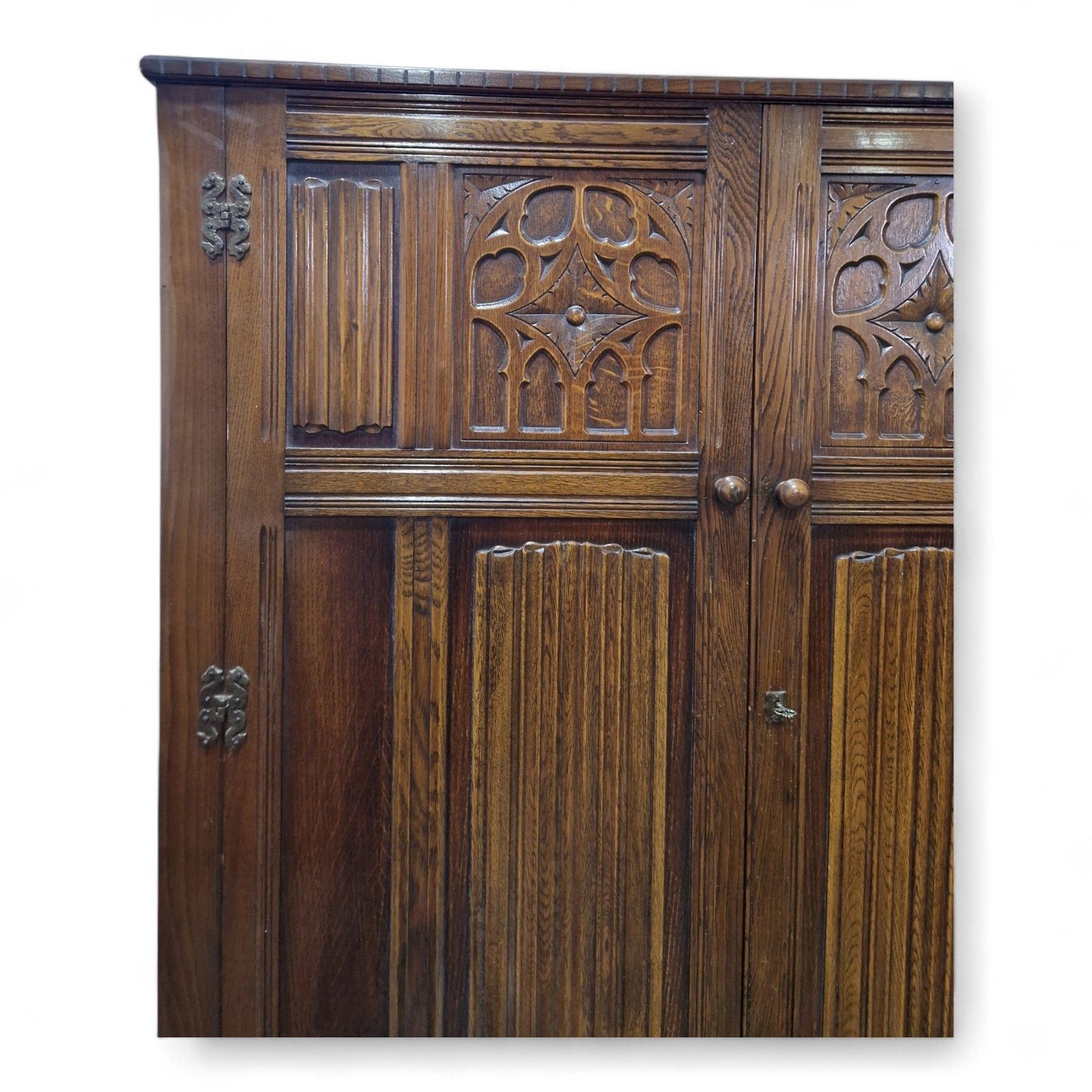 photo furniture Large Oak Double Wardrobe Antique Carved Linenfold Panelled Wardrobe