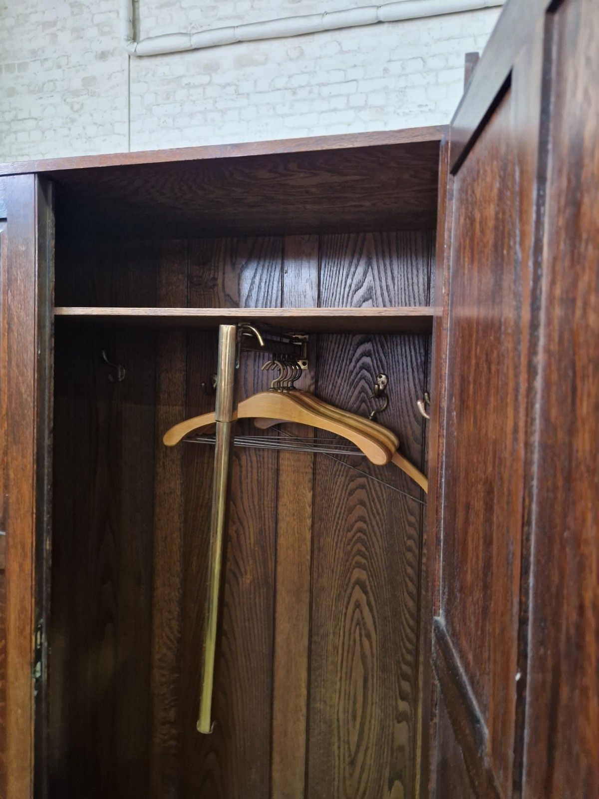 photo vinterior Arts & Crafts Oak Wardrobe Hall Cupboard Hanging Rail Hooks Storage Cabinet