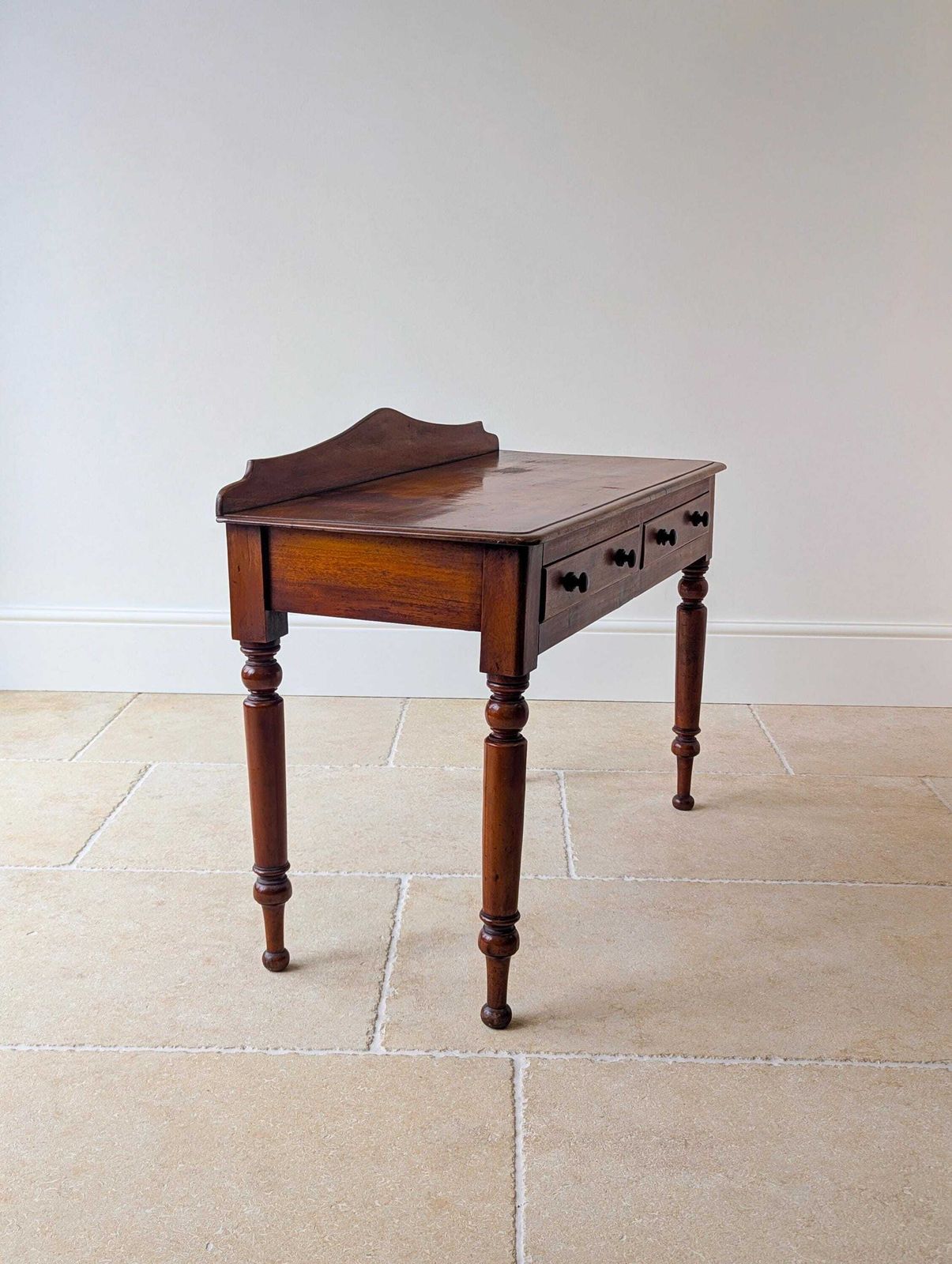 photo furniture Antique Victorian Mahogany Writing Table C.1870