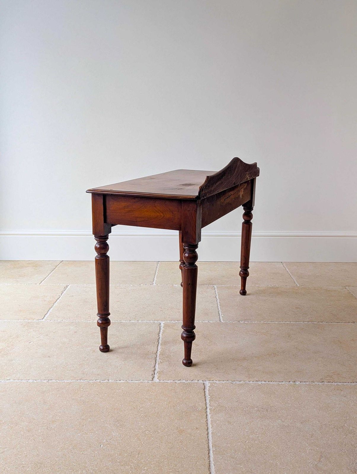 photo vinterior Antique Victorian Mahogany Writing Table C.1870
