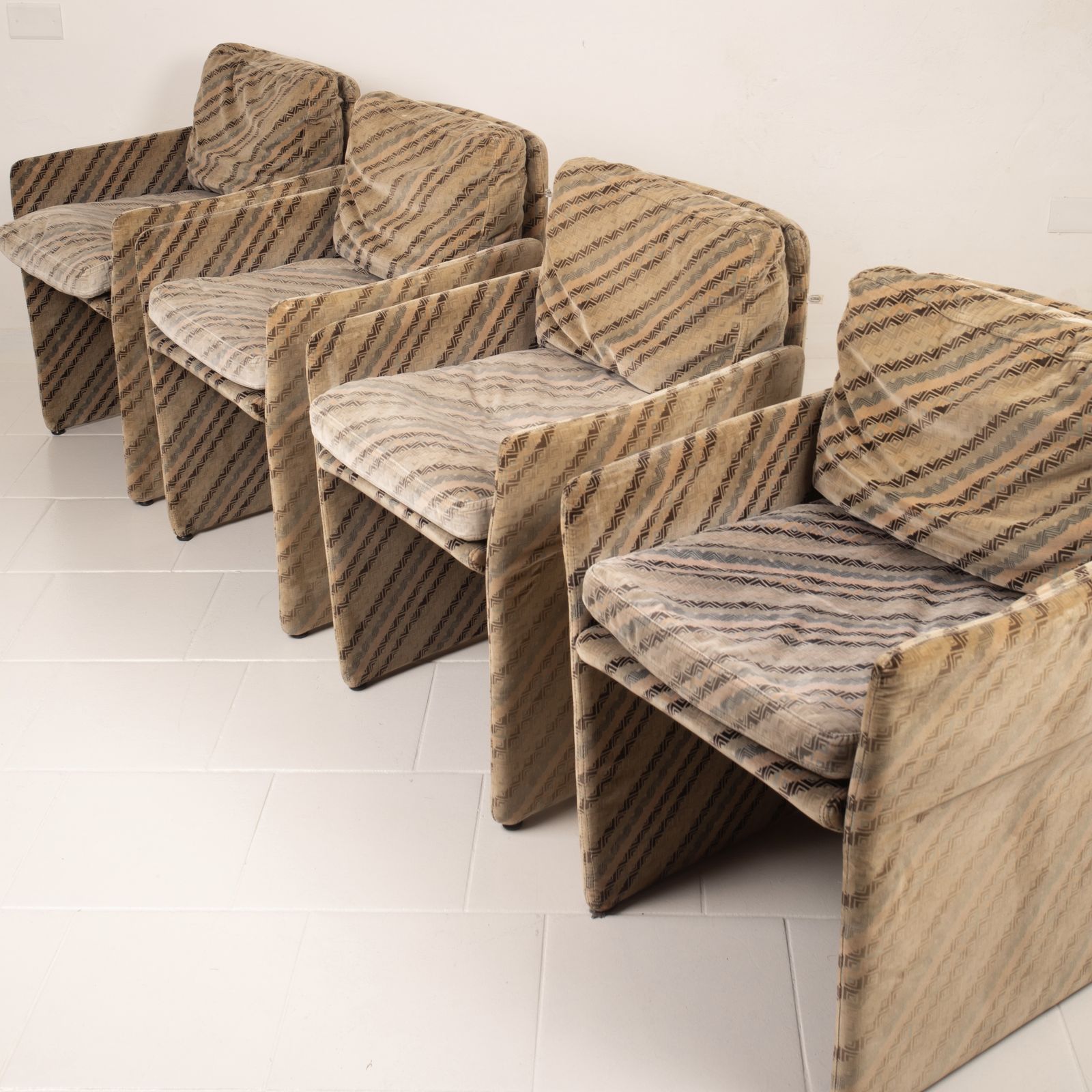 photo furniture Set Of 4 Salpol Armchairs By Angelo Mazzola In Collaboration With Missoni