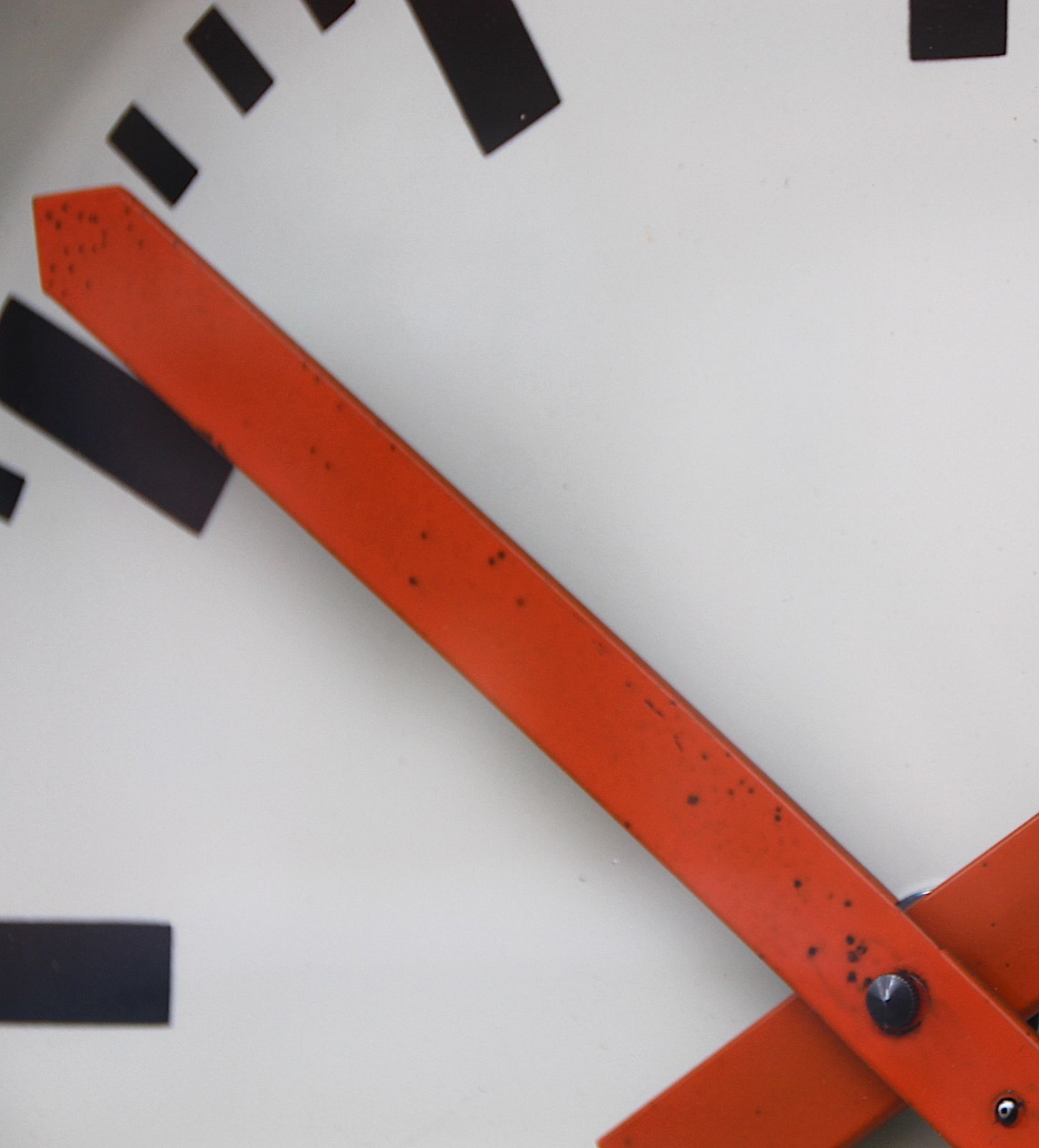 photo vintage Dated 1968 East German Vintage Factory Wall Clock. Fully Guaranteed. London Timepiece