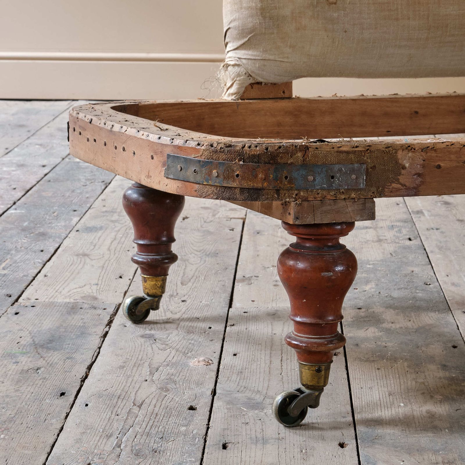 Furniture Mid 19th Century Chaise Longue Attributed To Holland & Sons photo