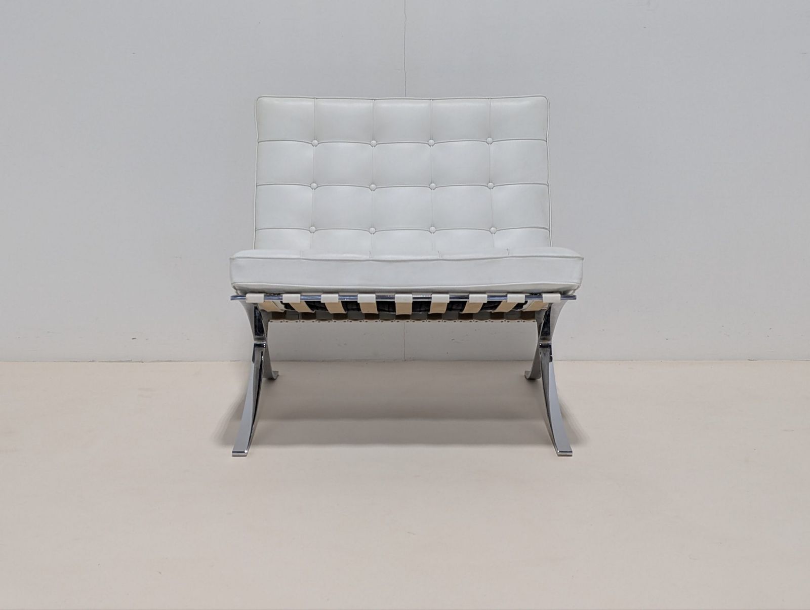 Knoll Barcelona Lounge By Ludwig Mies Van Der Rohe