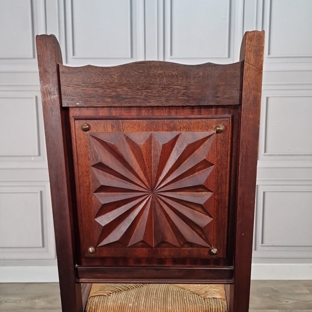 photo vinterior Antique Carved Wooden Chair Rush Seat Decorative Hall Neo Basque Style Walnut