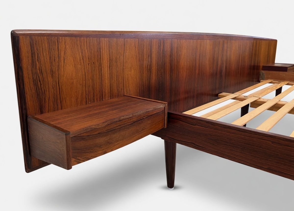 photo vinterior Danish Floating Bed By Sannemans Møbelfabrik.