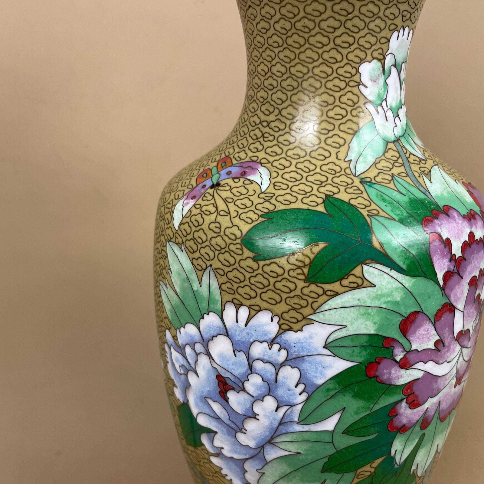 Oriental Cloisonne Lamp Gold Green Vase Hand Crafted Floral Light Table Brass Gold Chinoiserie Chinese Ornate Pattern Wood Base Flowers photo buy